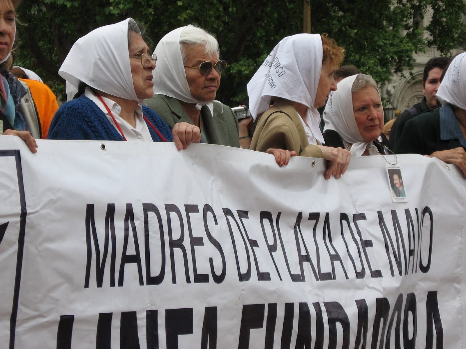 las abuelas de la plaza de mayo bac
