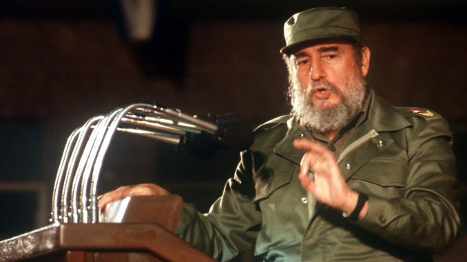Fidel-Castro-tribuna-