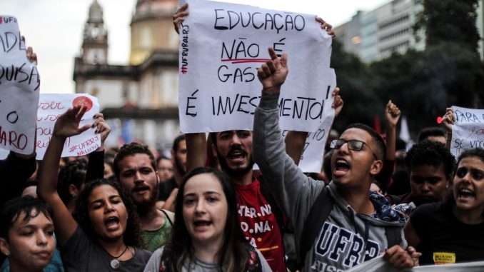 protesta-estudiantil-brasil-1557967115144