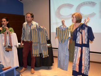 Disertantes moda izq.Claudia der.Raquel