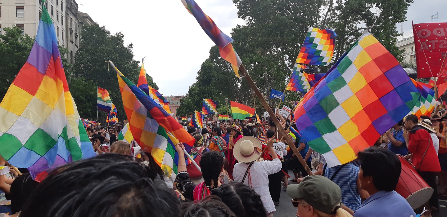 Bolivianos en Argentina La Época Con sentido del momento histórico