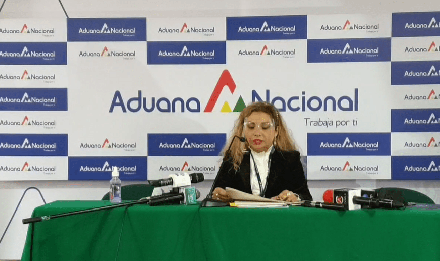 Aduana, Karina Serrudo