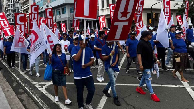 Ecuador-Marchas-1ro-Mayo-1
