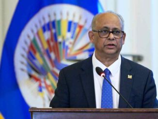 Surinam canciller Albert Ramdin