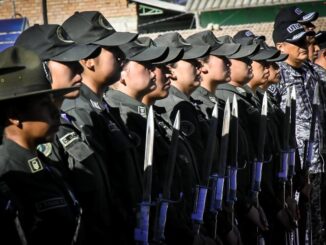 Policía